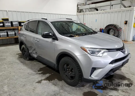 2016 Toyota Rav4 Le z USA, uszkodzony, nr VIN 2T3BFREV6GW422019